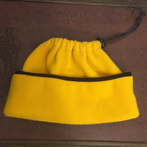 GAP Yellow Fleece Beanie Ponytail Winter Hat - Picture 4 of 6